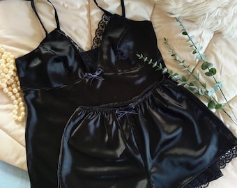 Black/ivory sateen Camisole and shorts lingerie set, elegant black satin lace nightwear,gift for her lingerie,bride ivory/black night