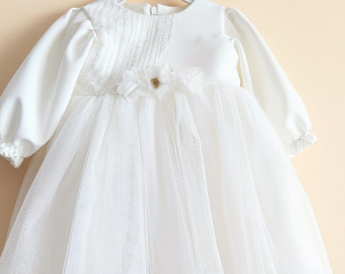 Tulle elegant baby girl ivory christening dress,puffy Bishop long sleeves girl ecru dress,flower girl tulle dress,taufkleid,Baby weiß Kleid