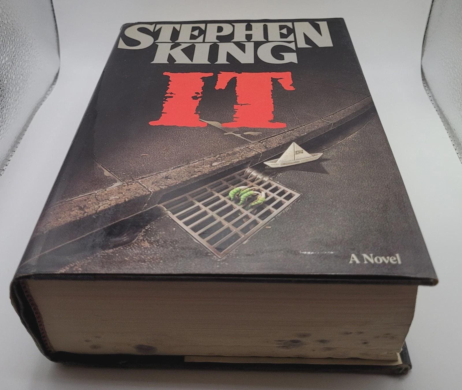 IT by Stephen King, 1986 First Edition, Horror Novel With Dust