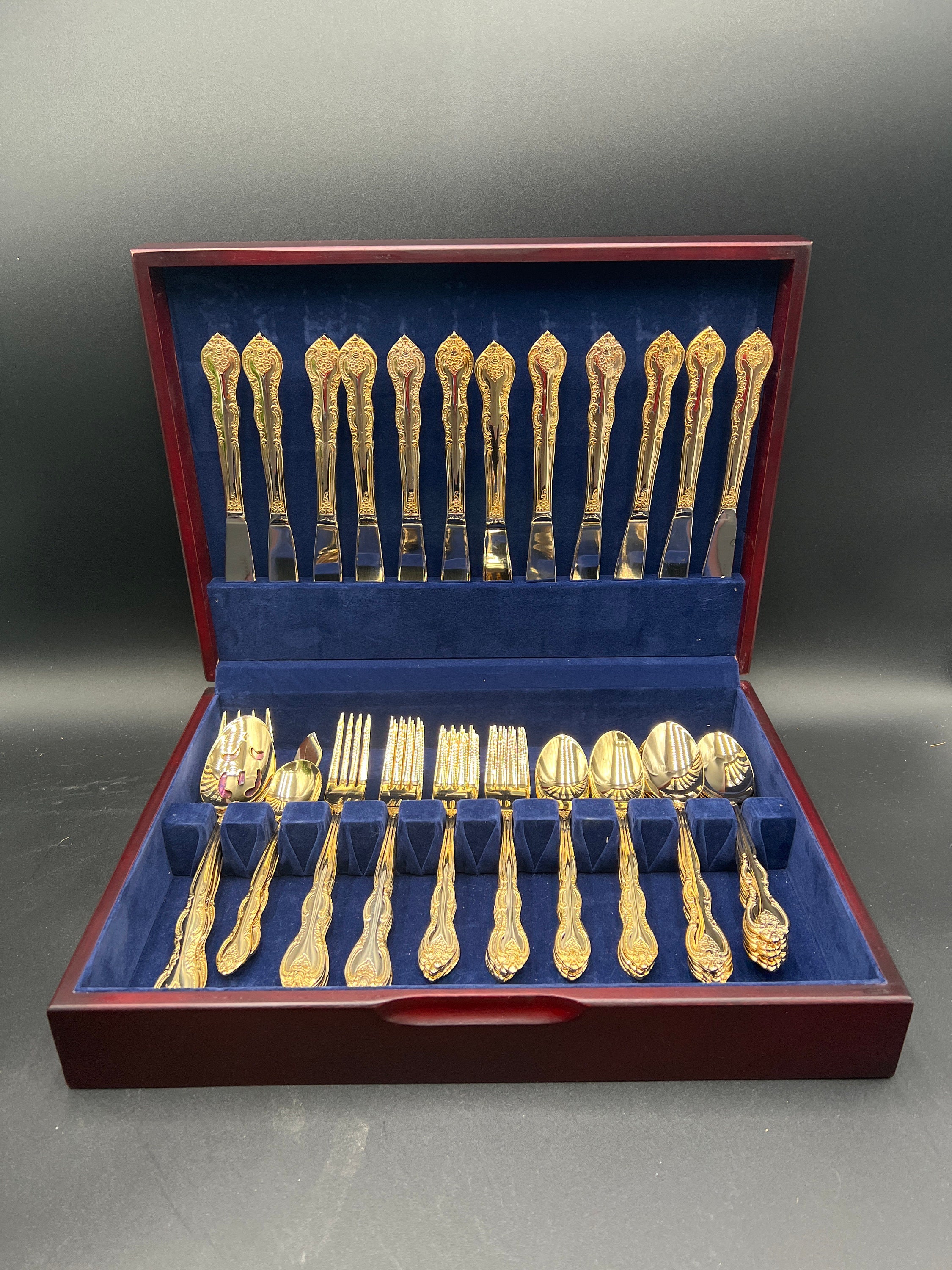 International Gold Tone Flatware Set 35 Piece With Case, Cutlery