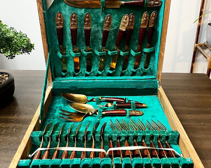 Vintage Siam Venus Flatware Bronze Goddess Brass 29 Piece in Wood Carry