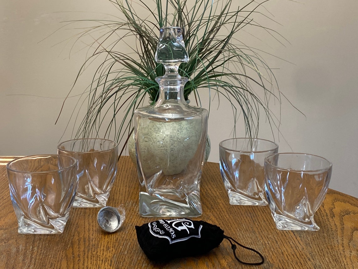 Hydro Gizmos Luxury Decanter Set. Twisted Glass Design. Etsy