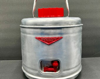 Vintage Featherflite Aluminum 2 Gallon Jug.  Vacucel Insulated.  Made By Poloron.  USA.  Swing Handle.