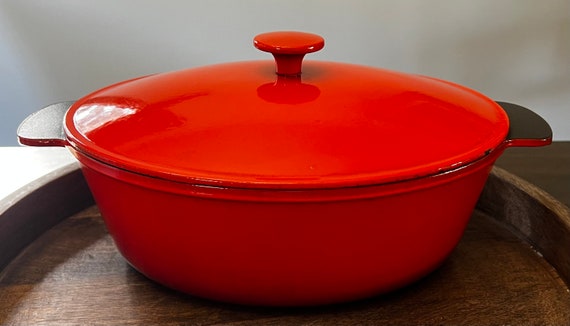 5.3 Quart Enameled Cast Iron Dutch Oven Pot