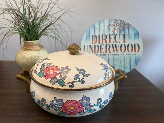 Floral Enamel on Cast Iron 2-Quart Dutch Oven with Lid Linen