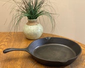 WENZEL 1887 Cast Iron 11 1 2 quot Skillet. Dual Pour Spouts. Carry Bag.