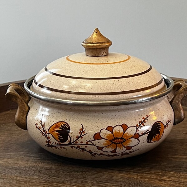 Vintage Asta Porcelain Enamelware  1.5 Quart Dutch Oven / Casserole With Lid By Fissler.