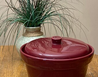 medium casserole dish with lid