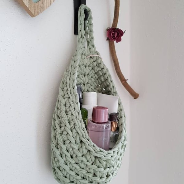 Hanging basket or hanging storage basket for kitchen, bathroom, children's room or bedroom, made from recycled cotton cord