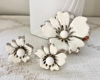 Vintage Sarah Coventry Modern White Enamel Earrings & Brooch Set. New Summer Magic.  Signed SARAHCOV