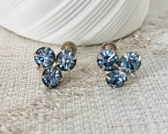 Vintage Triple PALE BLUE Rhinestone Screw Back Earrings - Light Blue/Aquamarine Color Rhinestones Set in Silver Tone ***PRETTY!