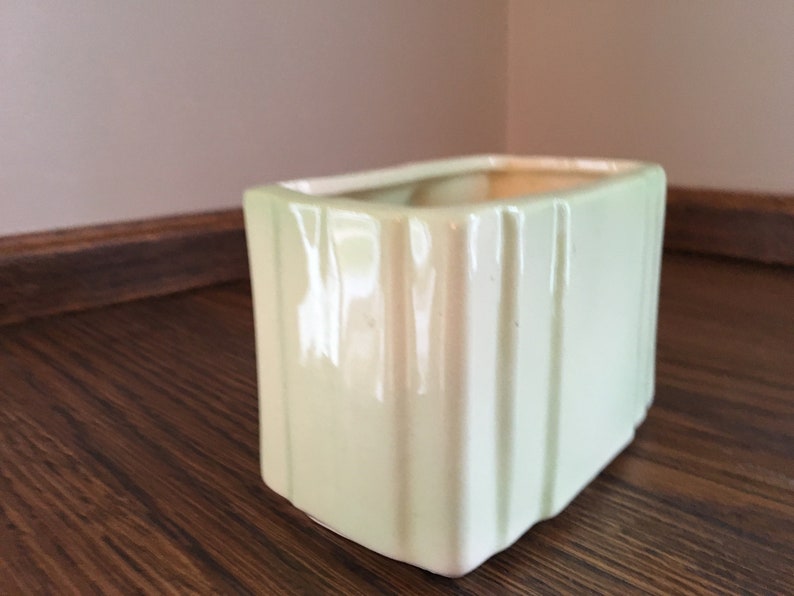 Vintage Terrier Dog Head on Ribbed Pale Green Planter ***FREE SHIPPING