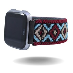 Fitbit versa top maroon band