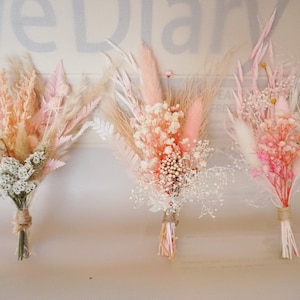Conjunto boho de mini ramos de flores secas / arreglos en botellas pequeñas / decoraciones de mesa / regalos para buzones de correo / pampas