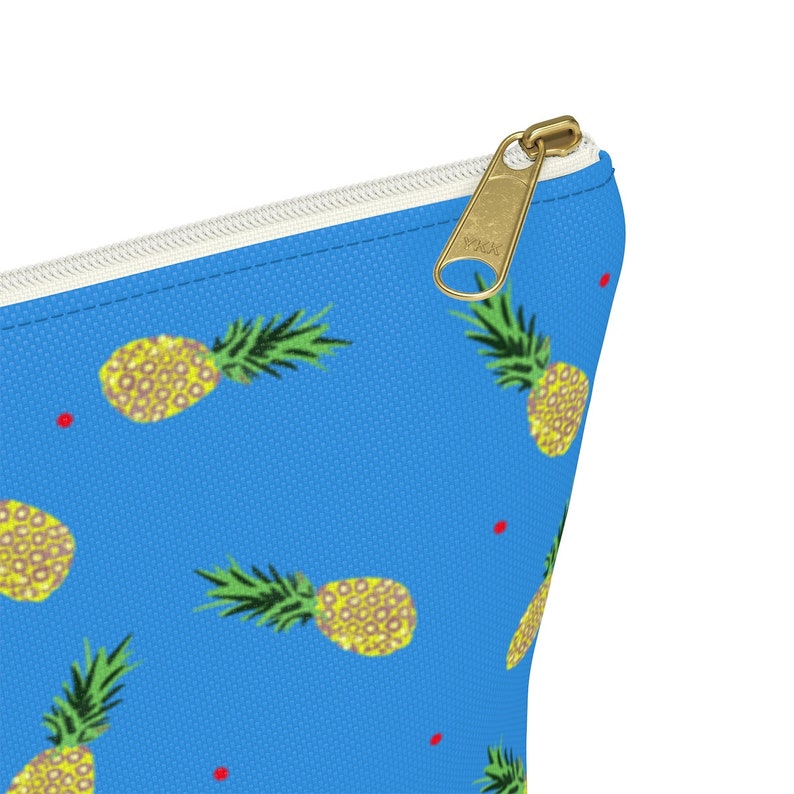 Accessory Pouch w T-bottom