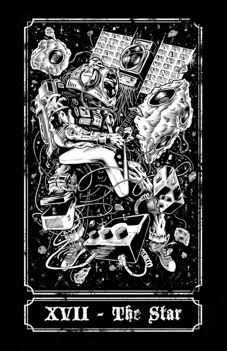 Peut inclure: Illustration en noir et blanc d'un astronaute jouant de la guitare dans l'espace. L'astronaute porte une combinaison spatiale et un casque. La guitare est de conception futuriste avec un corps large et un long manche. L'astronaute est entour&eacute; d'&eacute;toiles et de plan&egrave;tes. Le texte "XVIII - The Star" est en bas de l'image.