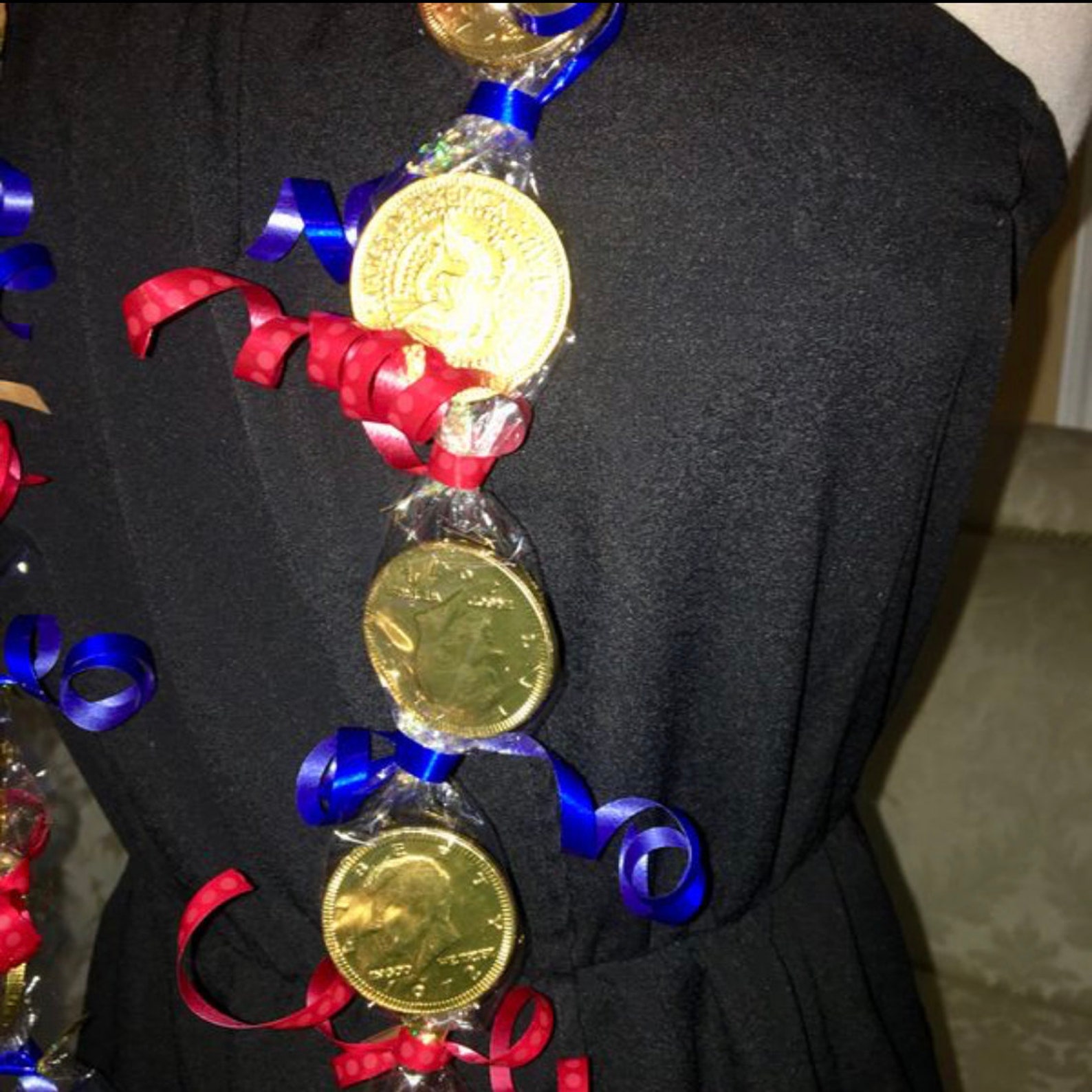 CANDY LEI Graduation Lei GOLD Coin Chocolates Party Favors Awards