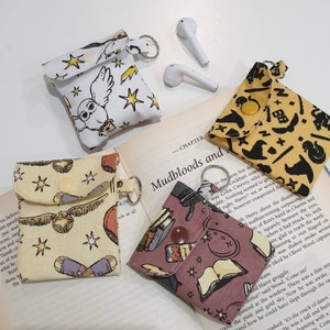 Estuche para AirPods de Harry Potter hecho a mano, funda para auriculares inalámbricos Galaxy, estuche con llavero - Regalo para Potterheads de Hogwarts y Gryffindor