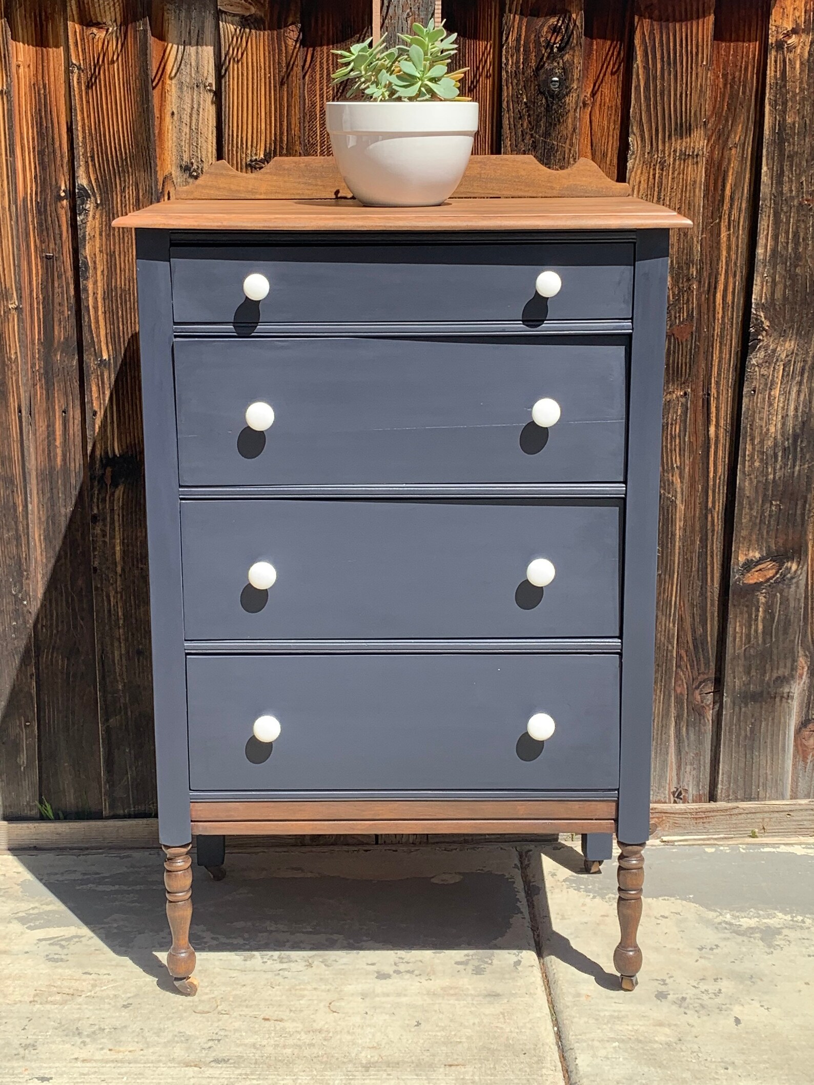 Antike Marineblaue Kommode von Camden Furniture Company Etsy