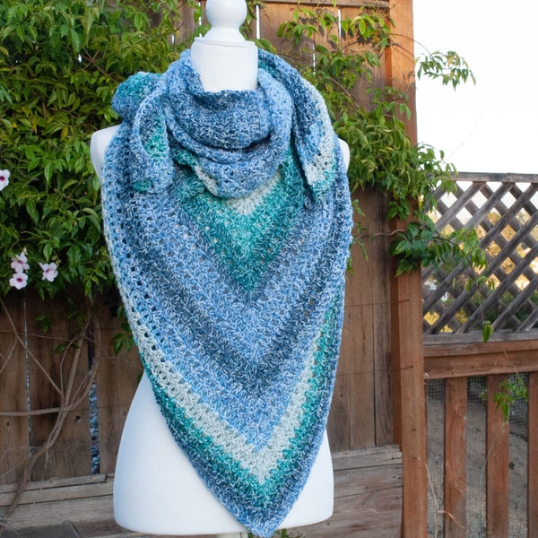 beginner triangle crochet shawl pattern, pdf pattern instant download for worsted weight easy triangle crochet shawl pattern