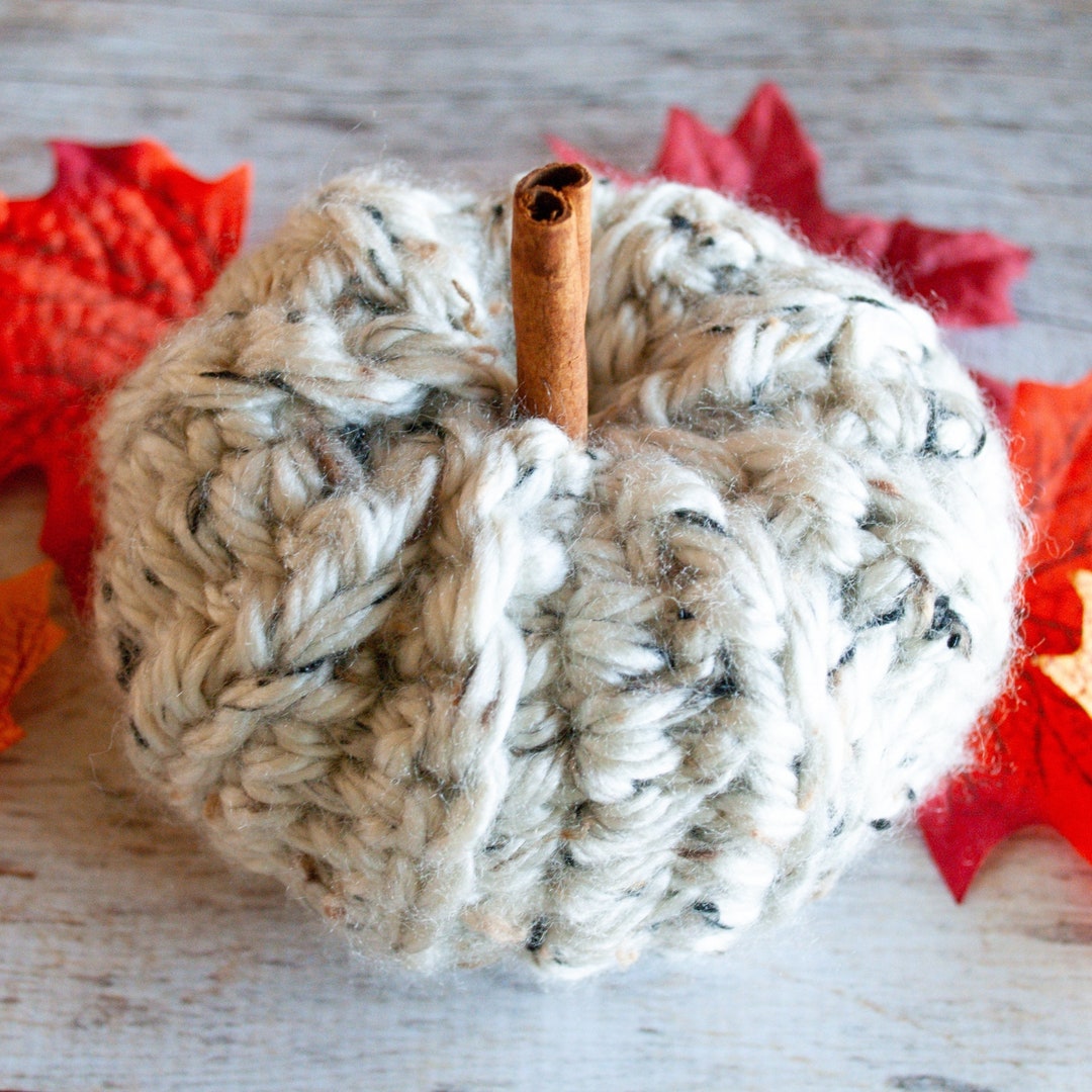 Wide Ribbed Pumpkin - Quick Chunky Crochet Pumpkin Pattern for Fall ...