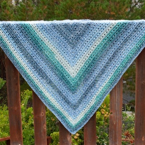 beginner triangle crochet shawl pattern, pdf pattern instant download for worsted weight easy triangle crochet shawl pattern image 3