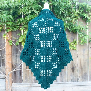 crochet triangle shawl pattern gift for her, pdf pattern instant download for crochet shawl
