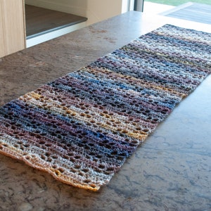 crochet table runner pattern, pdf pattern instant download easy table runner pattern