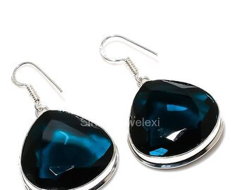 Orecchini A Perno In Argento 925 Con Zirconia Nera – Stella Cubica Con Chiusura A Vite