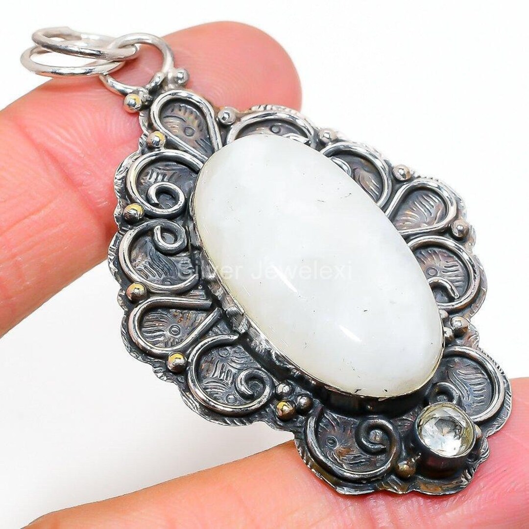 Valuable Natural Moonstone Pendant, Gemstone Pendant, White Pendant