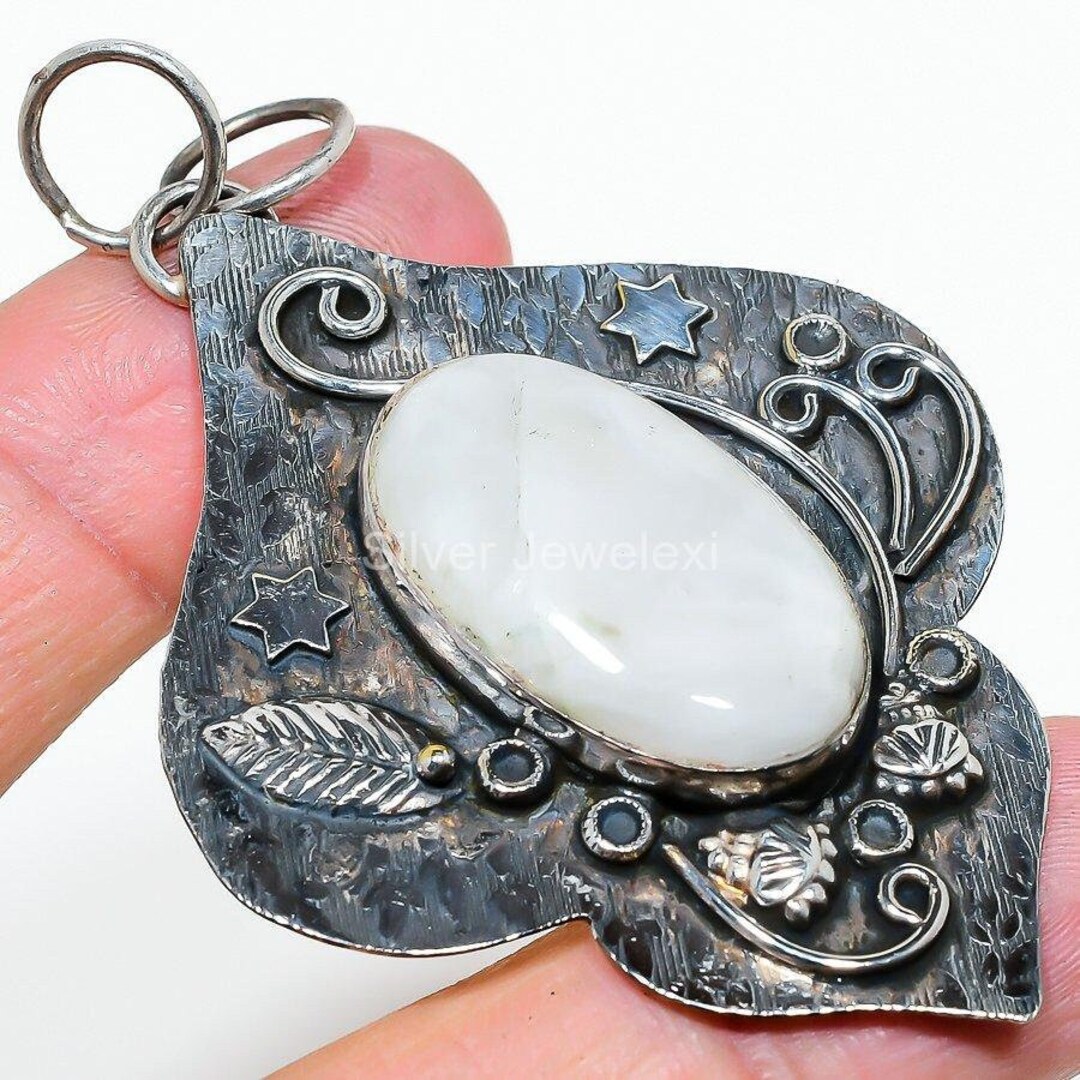 Valuable Natural Moonstone Pendant, Gemstone Pendant, White Pendant
