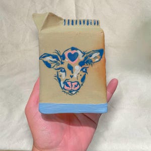 Enfeite de caixa de leite, ilustração de vaca fofa, feito à mão, utensílios de cozinha novos, personalizado, cerâmica pintada à mão, presente de inauguração de casa, casa peculiar