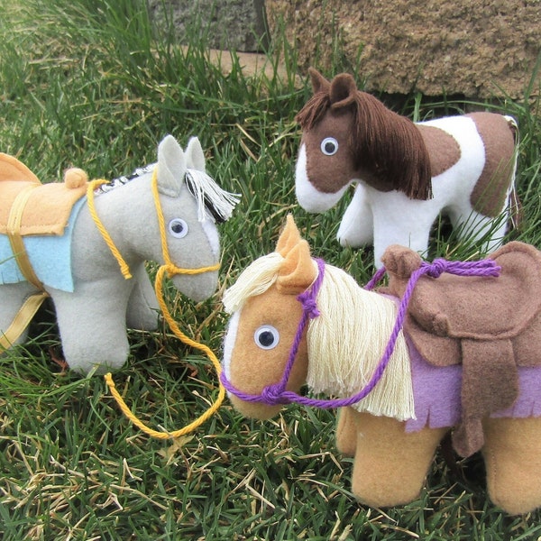 Felt Horse Pattern PDF, Instant Download, Sew by Hand or Machine, fun and easy for adults and older children, includes Unicorn and saddles