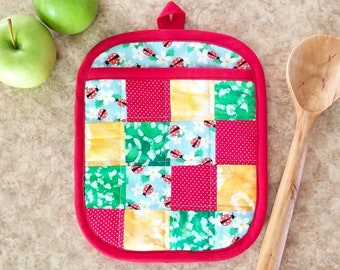 Easy Rectangle Potholder With Pocket - PDF Quilted Potholder Pattern - Easy To Follow Instructions with Templates - Hot Pad + Bonus File!
