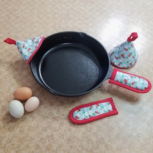 PDF Pan Handle Cover and Holder Patterns For Cast Iron Skillet Or Metal Pan Handles / Lid Handles - Potholder Tutorial Digital Download PDF