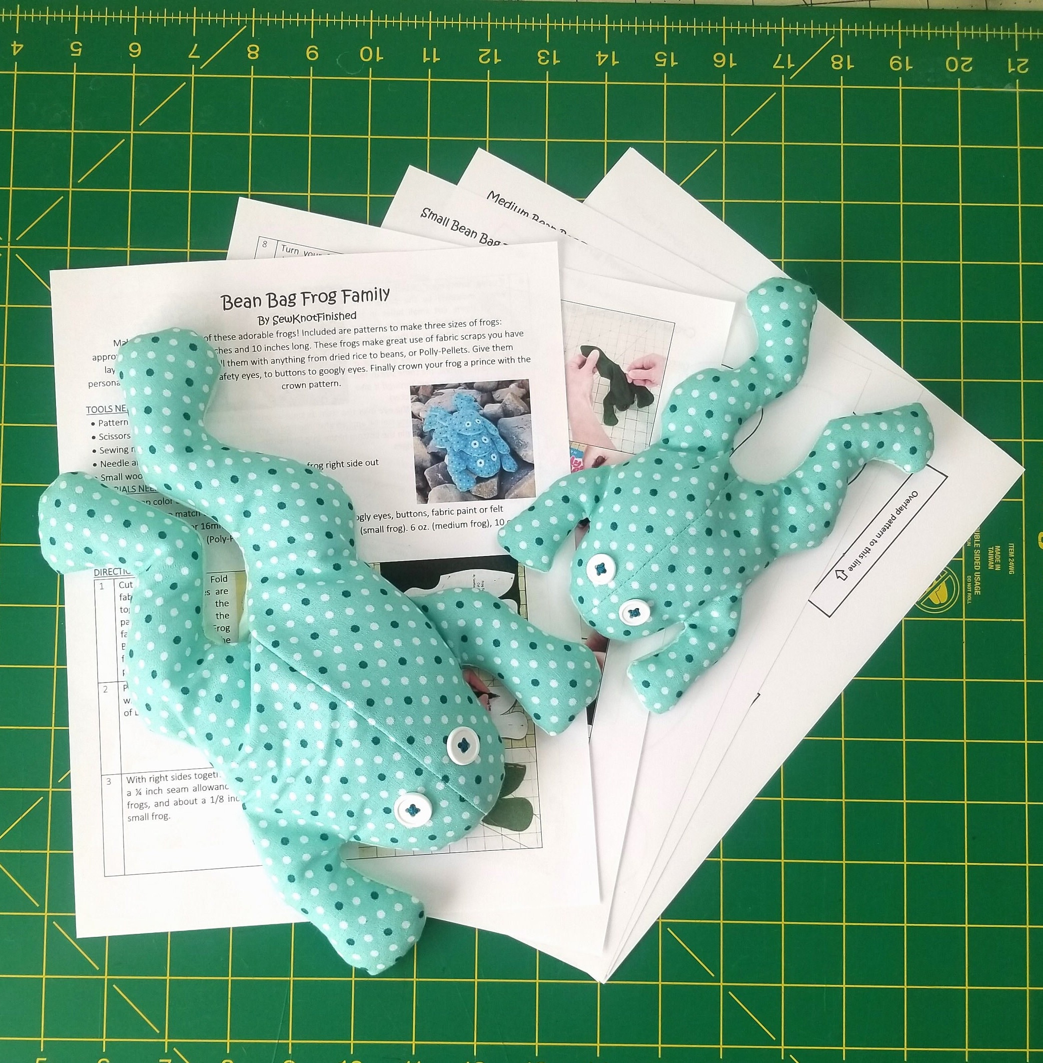 PDF Bean Bag Frog Pattern 3 Sizes of Frog Patterns to Make Frog Family ...