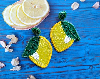 Kolczyki z haftem koralikowym w kształcie cytryny: Chunky Fruit Jewelry