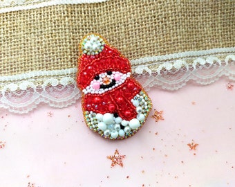 Cute snowman beaded brooch, Christmas brooch bead embroidered