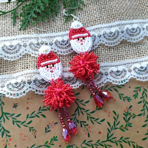 Festive Beaded Santa Claus Dangle Earrings - Holiday Jewelry for Christmas & Winter Season