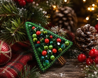 Christmas Tree Brooch, Handmade Beaded Christmas Brooch, Holiday Pin, Green Crystal Brooch, Christmas Jewelry, Gift for Her