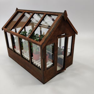 Kit de invernadero en miniatura Book Nook Intrigue® a escala 1:20
