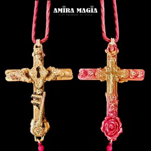 Collana con croce rosacrociana, talismano magico chiave, simboli di stregoneria, ciondolo sciamanico, tamburi sciamanici, gioielli in legno Crux