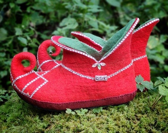 Elven shoe red . Shoes with soles for street processions and parades.  Fairy shoe. Felt shoes. Filzshue. Halloween costume. Christmas suit