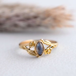 Dainty Labradorite Flower Ring, Minimalist Ring, Gold Ring For Women, Gold Leaf Flower Ring, Dainty Minimalist, Midi Ring