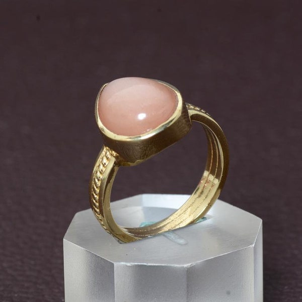 Natural Peach Moonstone Ring, Brass Ring, Handmade Ring, Natural Peach Moonstone, Pear Shape Ring, Statement Ring, Band Ring, Stacking Ring