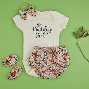 Father&#39;s Day Baby Girl outfit Baby Bloomers Set. Daddy&#39;s Girl bodysuit. Diaper Cover and slippers.