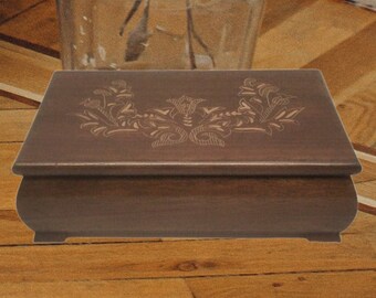 Floral Leaf Wooden Jewelry Box: Silk Lined Hinged Keepsake