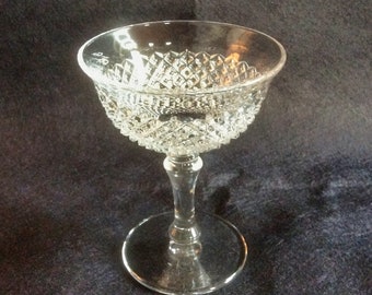 Copa de cóctel vintage Westmoreland con forma de tachuela inglesa