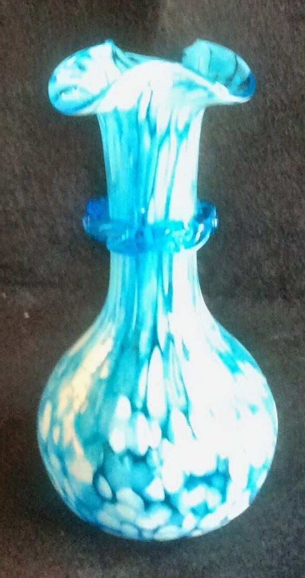 手吹きブルースプラッターアートガラス花瓶：フリルトップのセンター