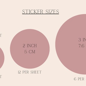 May include: A chart showing different sticker sizes in inches and centimeters. The chart shows 1 inch (2.5 cm), 1.5 inch (3.8 cm), 2 inch (5 cm), and 3 inch (7.6 cm) stickers. The number of stickers per sheet is also listed for each size.